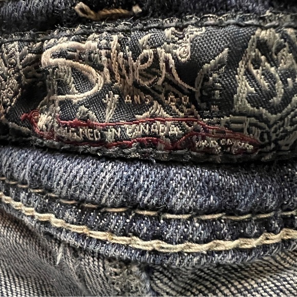 SILVER JEANS SHORTS. WAIST 29. No rips, tears or distressing. 4 pockets. - Picture 2 of 6